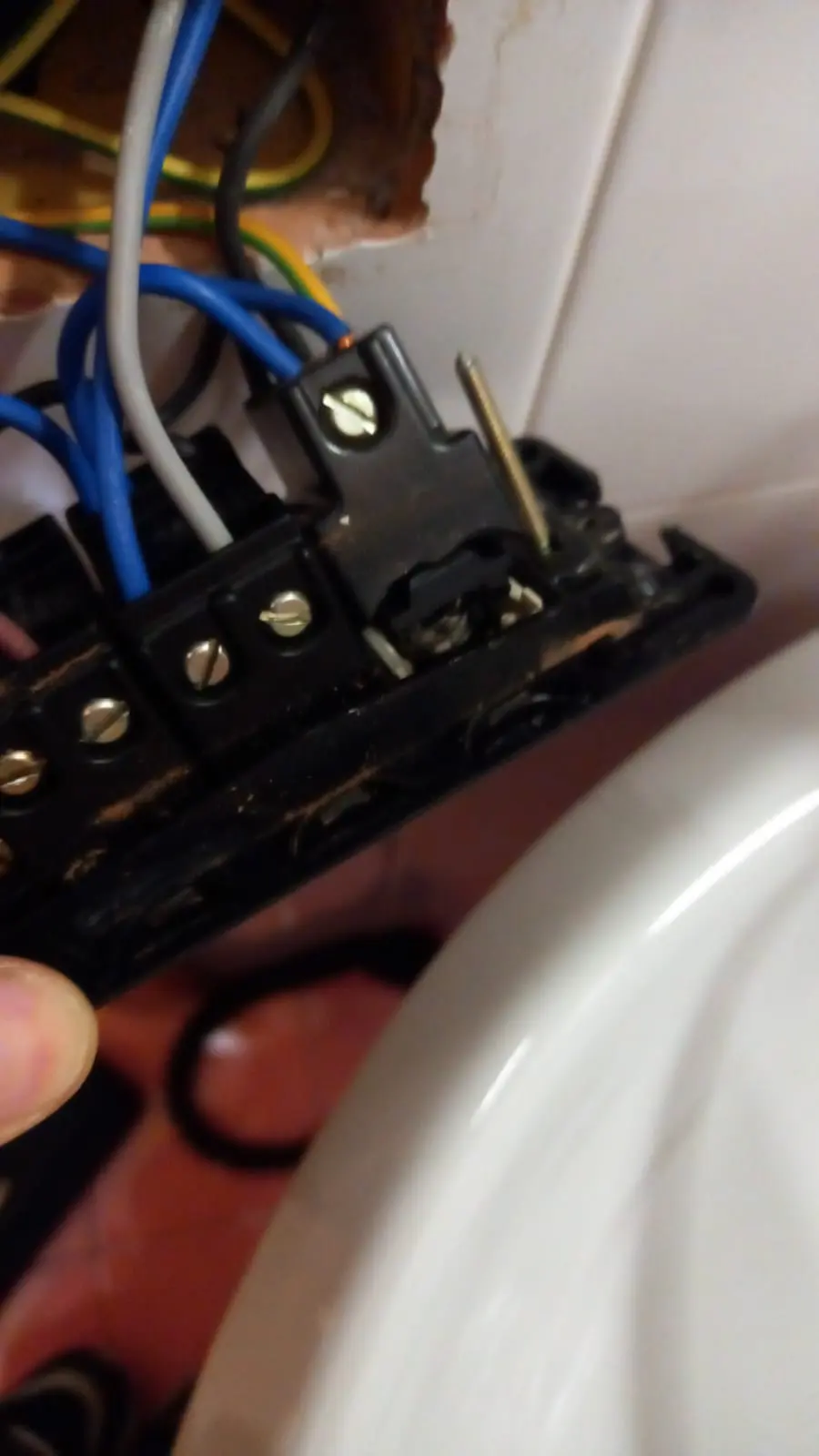 Cambio Presa Elettrica e Interruttori 2