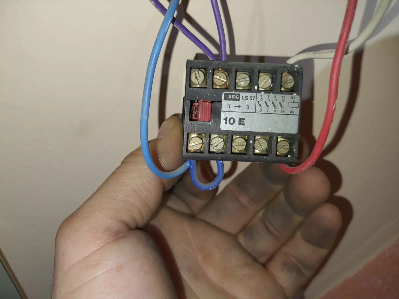 Ricerca e Riparazione Guasto Elettrico 12