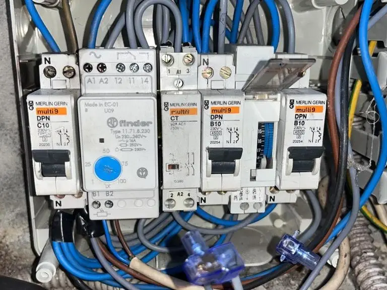 Ricerca e Riparazione Guasto Elettrico 15