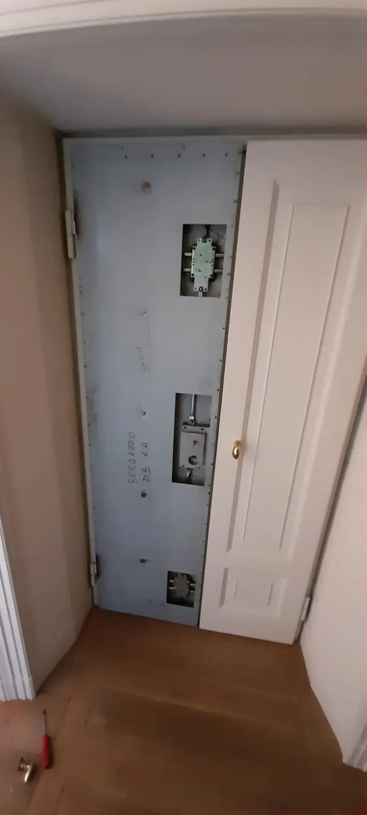 Apertura e cambio serratura porta blindata Apertura e cambio serratura porta blindata