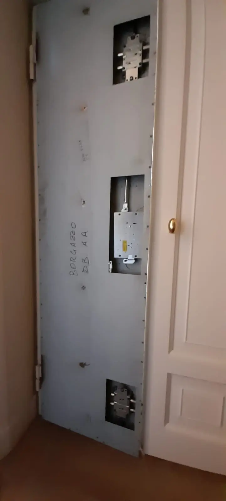 Apertura e cambio serratura porta blindata Apertura e cambio serratura porta blindata