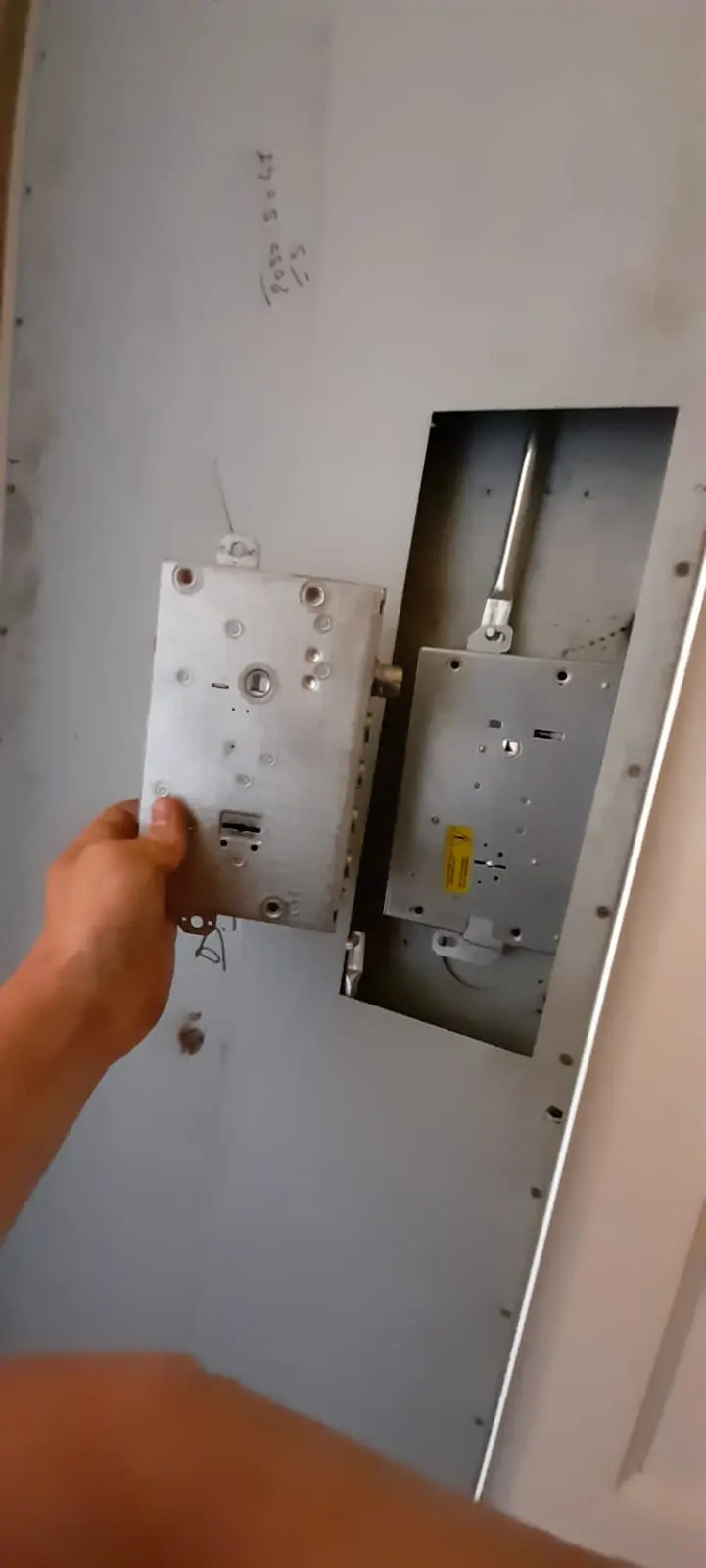 Apertura e cambio serratura porta blindata Apertura e cambio serratura porta blindata