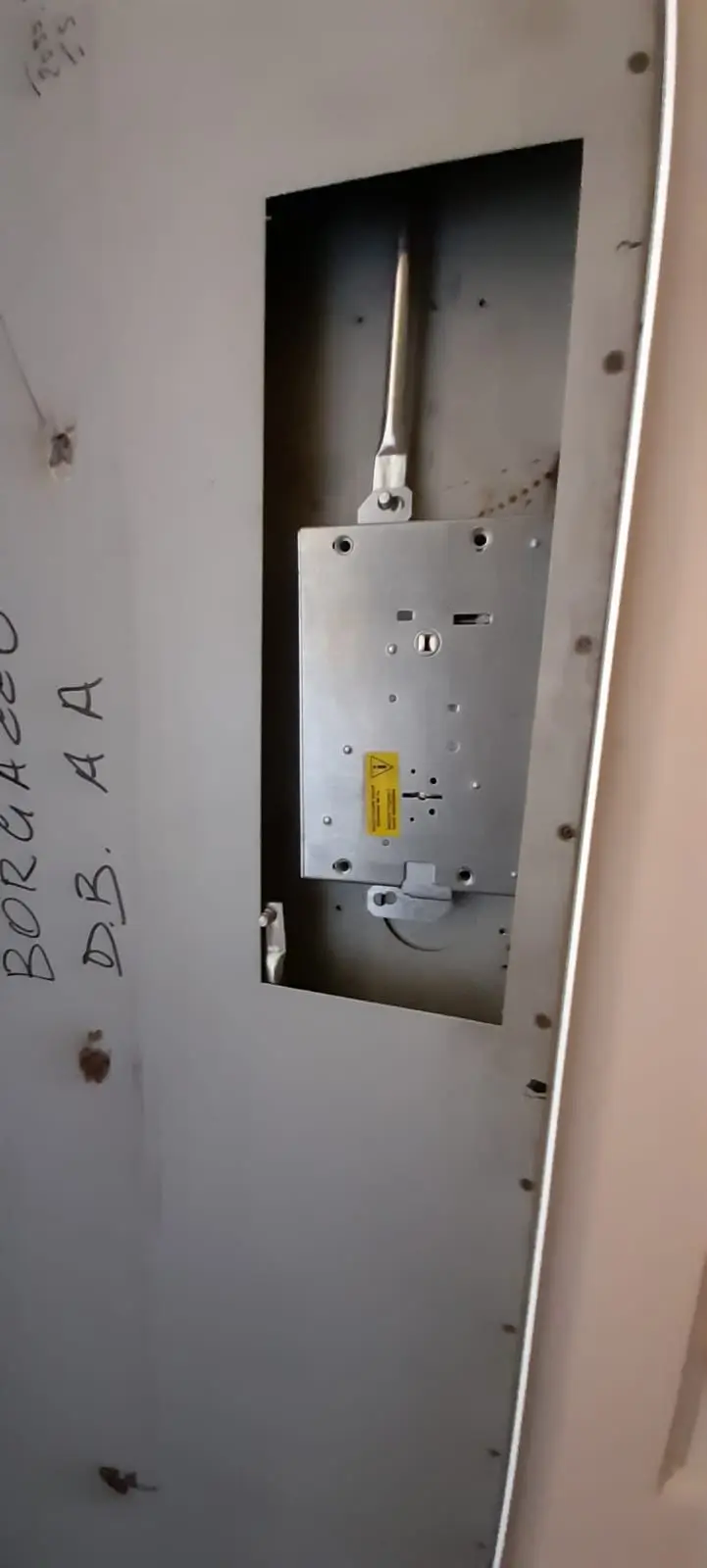 Apertura e cambio serratura porta blindata Apertura e cambio serratura porta blindata