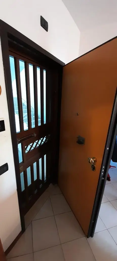 Rimozione pannello porta bloccata Rimozione pannello porta bloccata