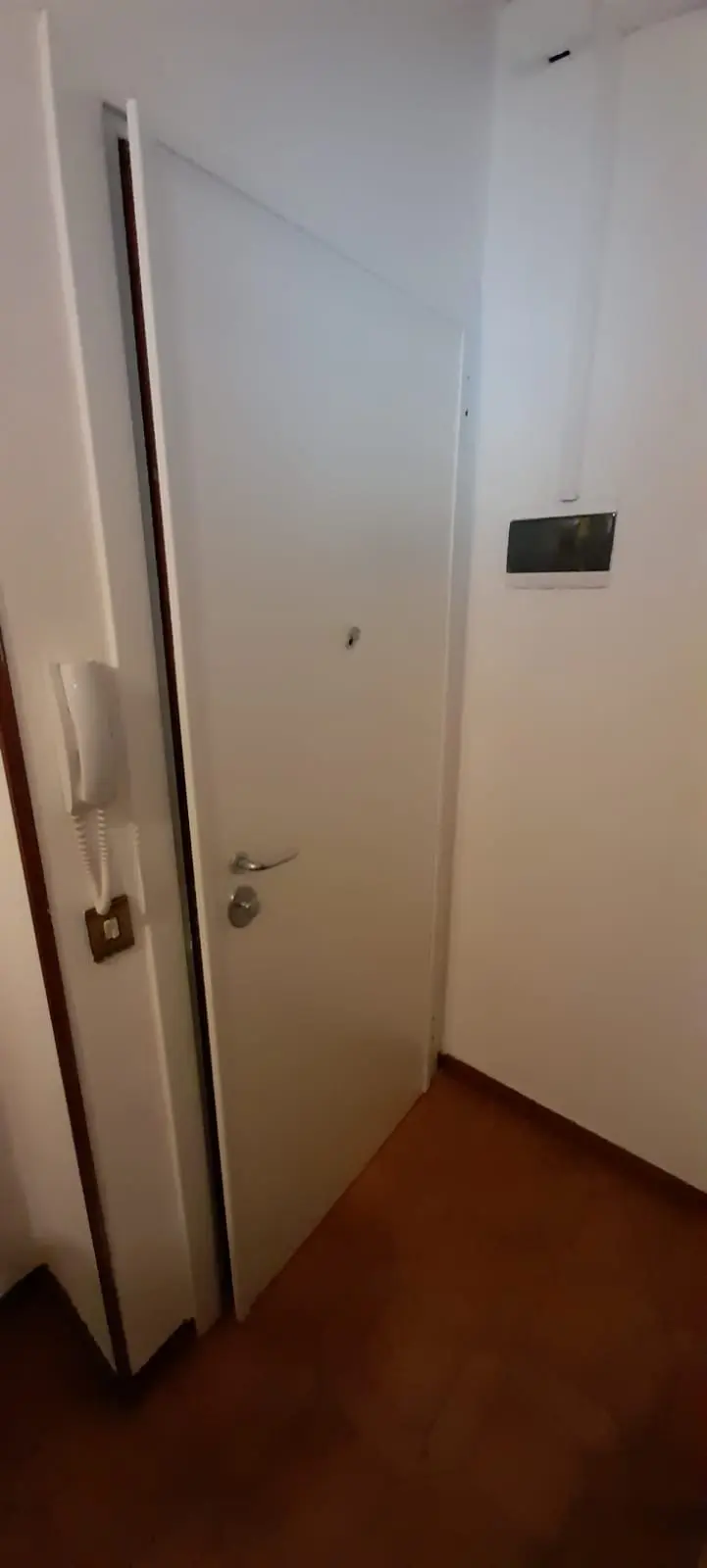 Apertura porta bloccata e cambio cilindro con difender Apertura porta bloccata e cambio cilindro con difender