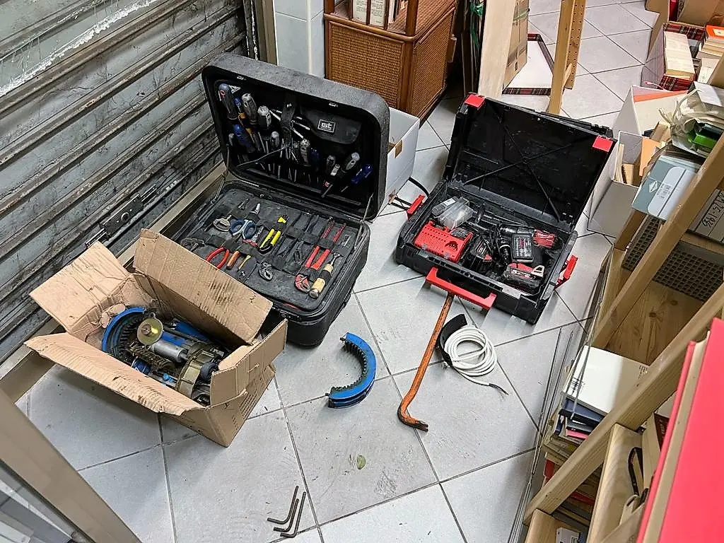 Cambio motore serranda Cambio motore serranda