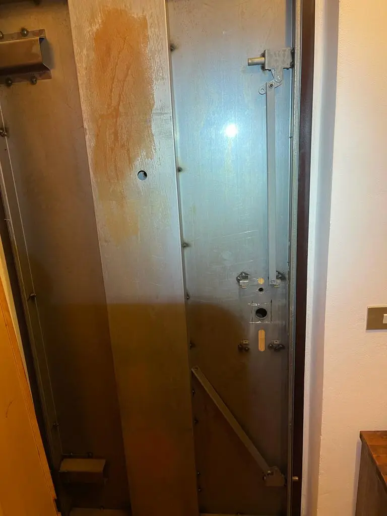 Cambio serratura porta blindata con conversione a cilindro europeo Cambio serratura porta blindata con conversione a cilindro europeo