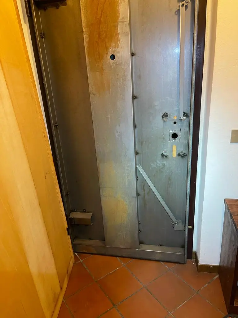 Cambio serratura porta blindata con conversione a cilindro europeo Cambio serratura porta blindata con conversione a cilindro europeo