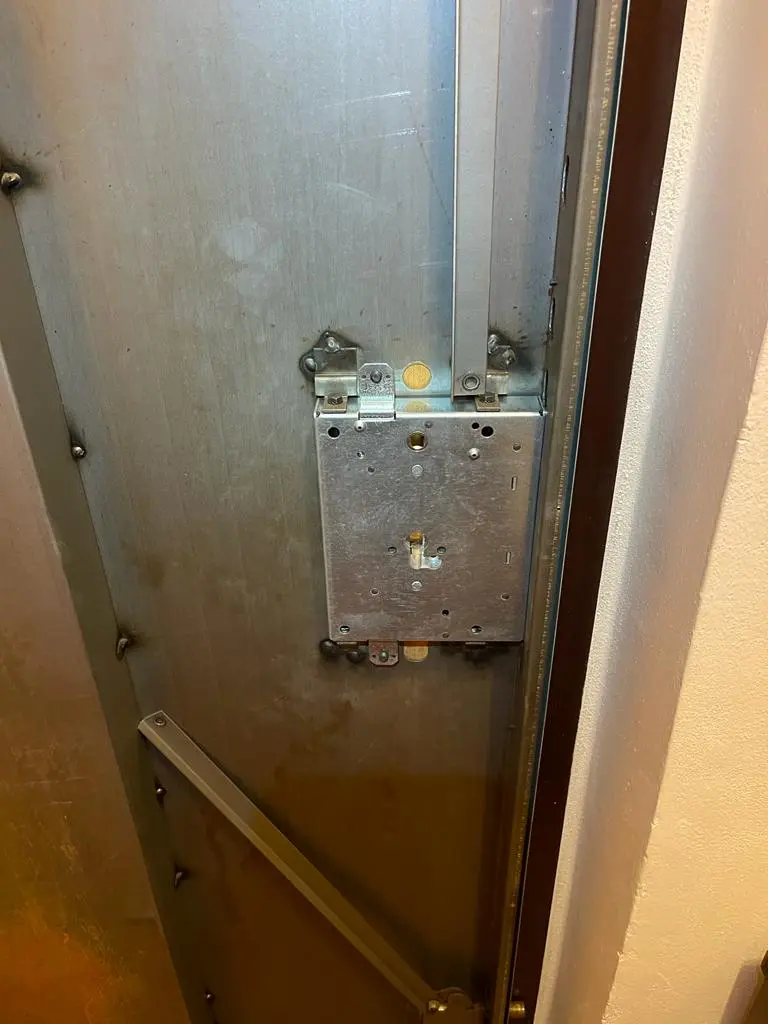 Cambio serratura porta blindata con conversione a cilindro europeo Cambio serratura porta blindata con conversione a cilindro europeo