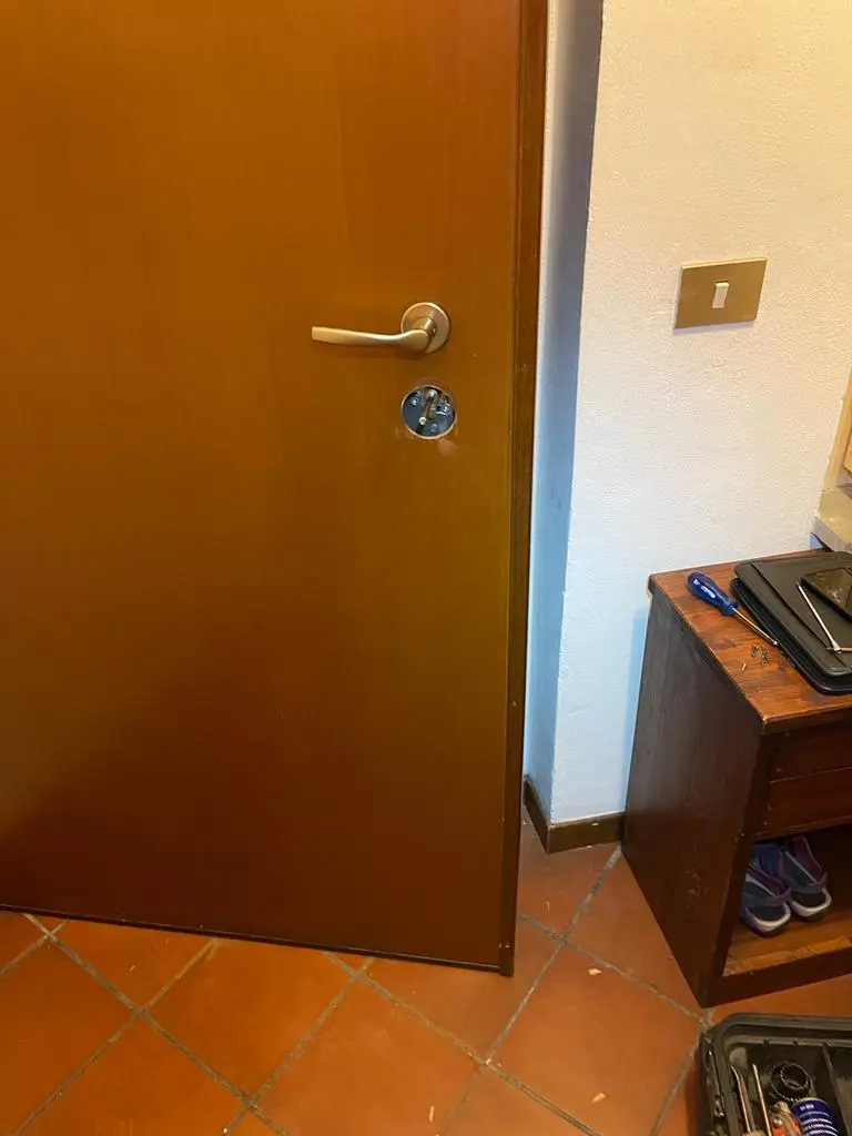 Cambio serratura porta blindata con conversione a cilindro europeo Cambio serratura porta blindata con conversione a cilindro europeo