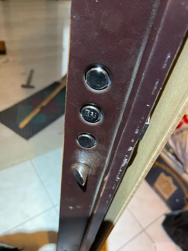 Cambio serratura porta blindata con conversione a cilindro europeo Cambio serratura porta blindata con conversione a cilindro europeo