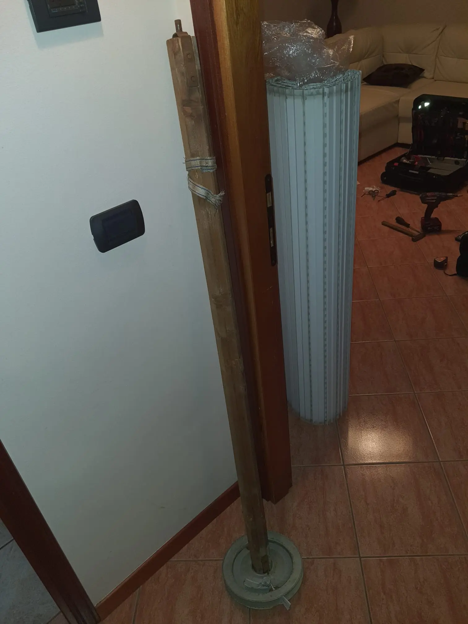 Cambio tapparella completa di rullo, puleggia e corda