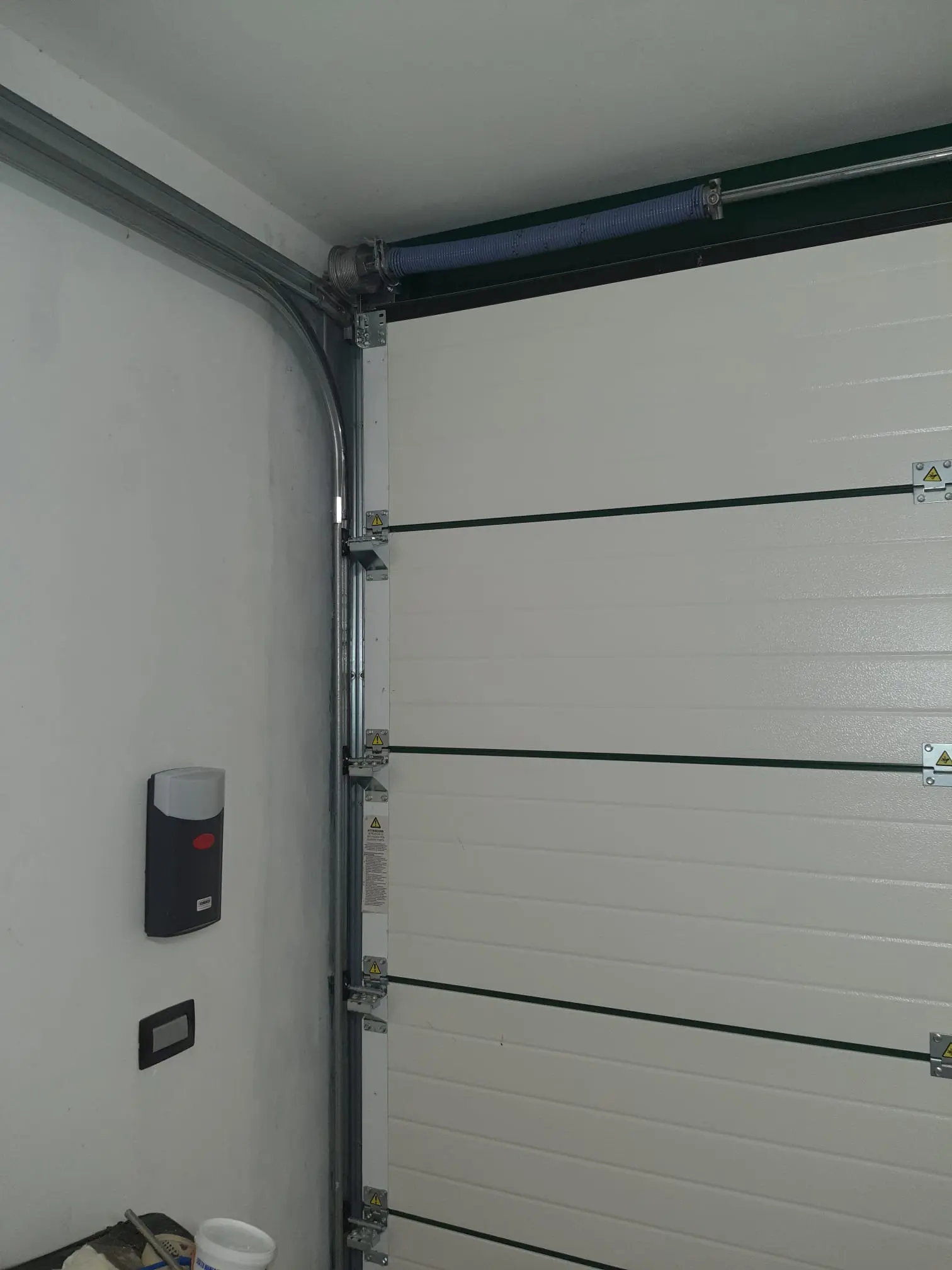 Riparazione garage sezionale Riparazione garage sezionale