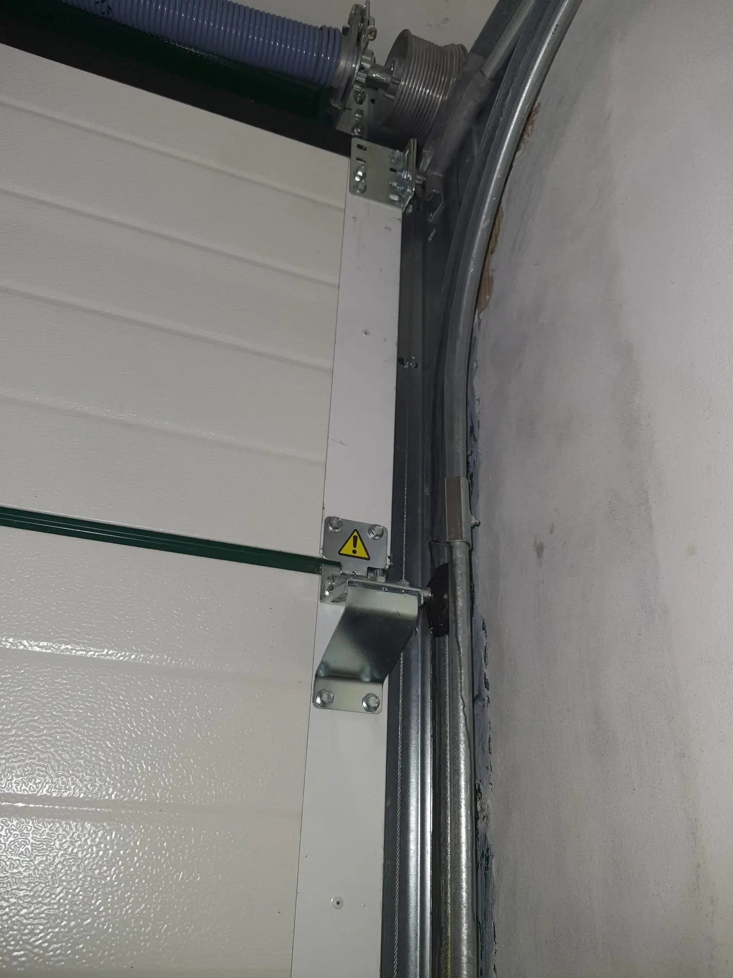 Riparazione garage sezionale Riparazione garage sezionale