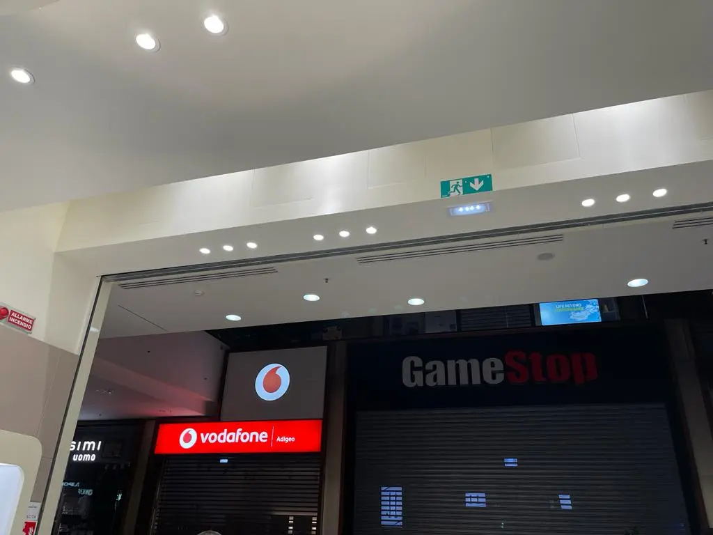 Riparazione serranda negozio Riparazione serranda negozio