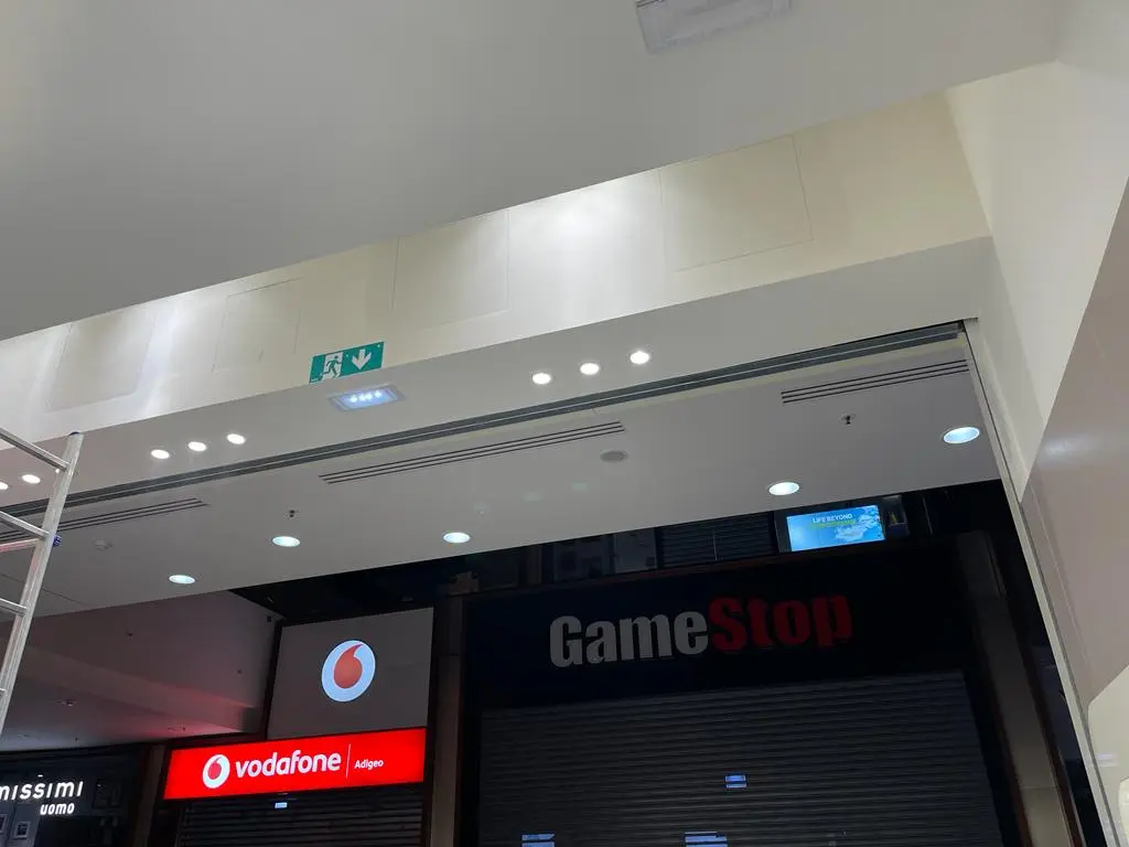 Riparazione serranda negozio Riparazione serranda negozio